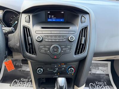 2016 Ford Focus SE   - Photo 20 - Jonestown, PA 17038
