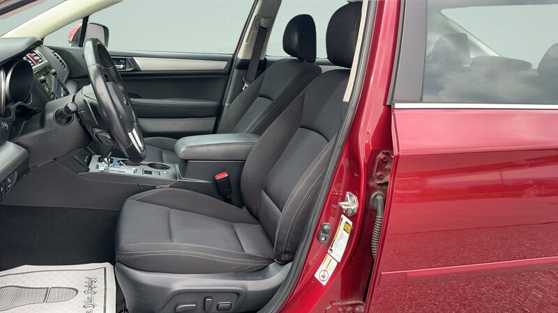 2017 Subaru Legacy 2.5i Premium - Photo 8 - Jonestown, PA 17038