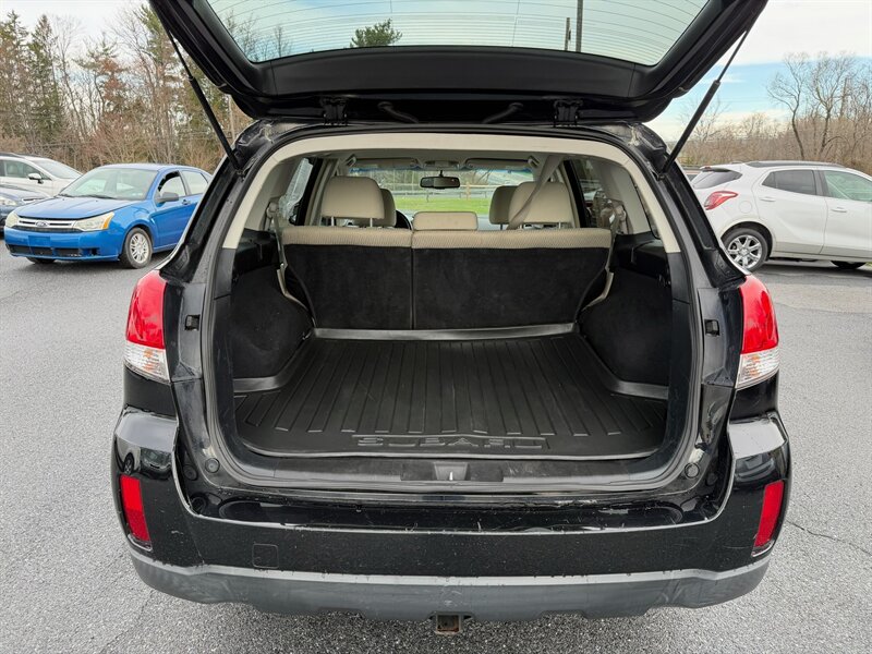 2012 Subaru Outback 2.5i Premium - Photo 13 - Jonestown, PA 17038