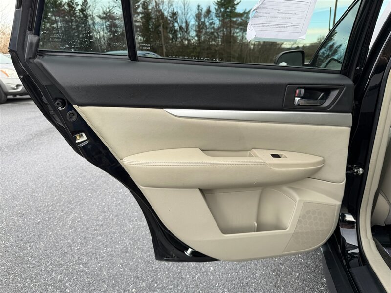 2012 Subaru Outback 2.5i Premium - Photo 12 - Jonestown, PA 17038