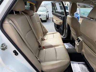 2017 Subaru Outback 2.5i Limited   - Photo 18 - Jonestown, PA 17038