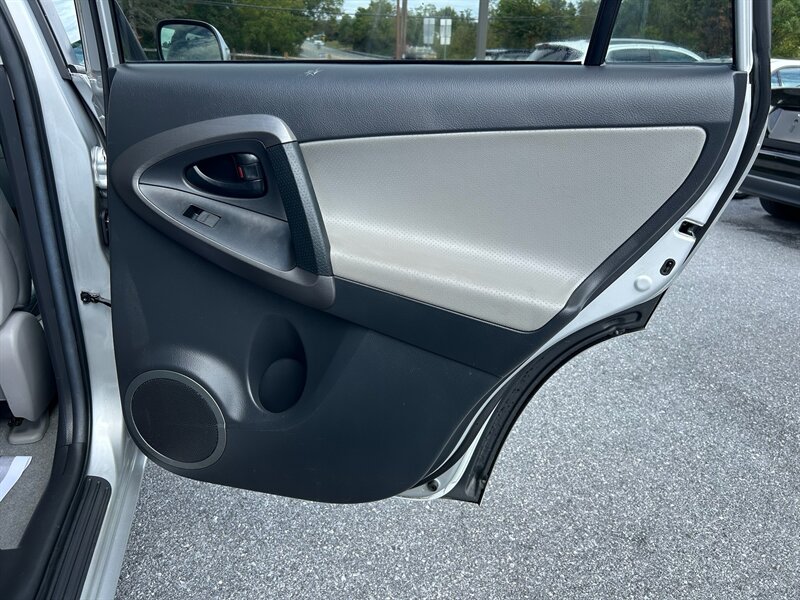 2012 Toyota RAV4 Limited photo 17