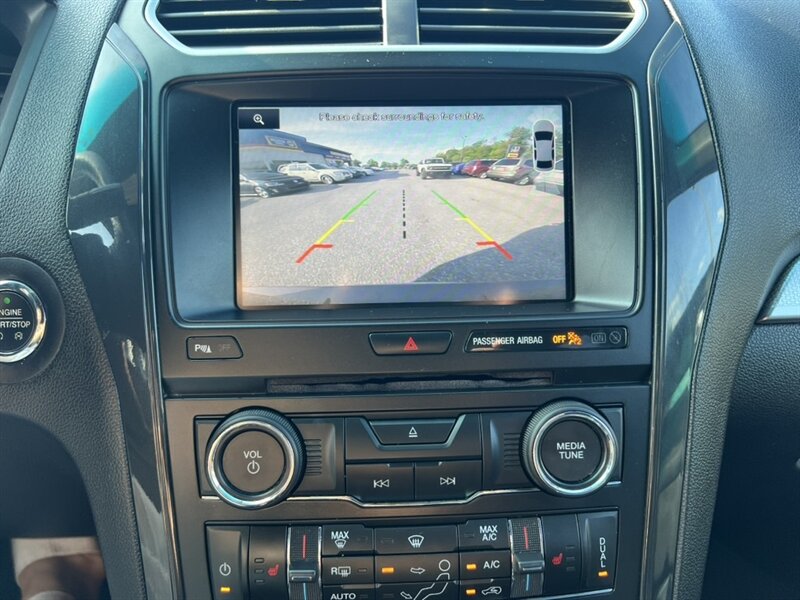 2016 Ford Explorer XLT photo 29