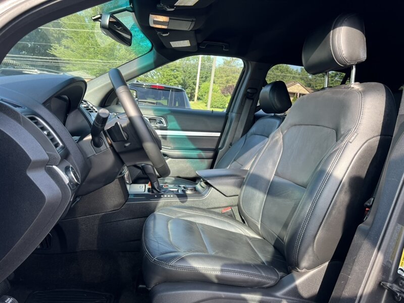 2016 Ford Explorer XLT photo 10