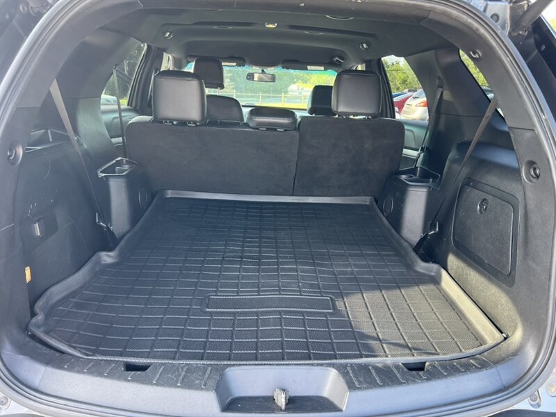 2016 Ford Explorer XLT photo 15