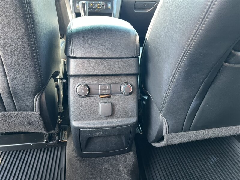 2016 Ford Explorer XLT photo 13