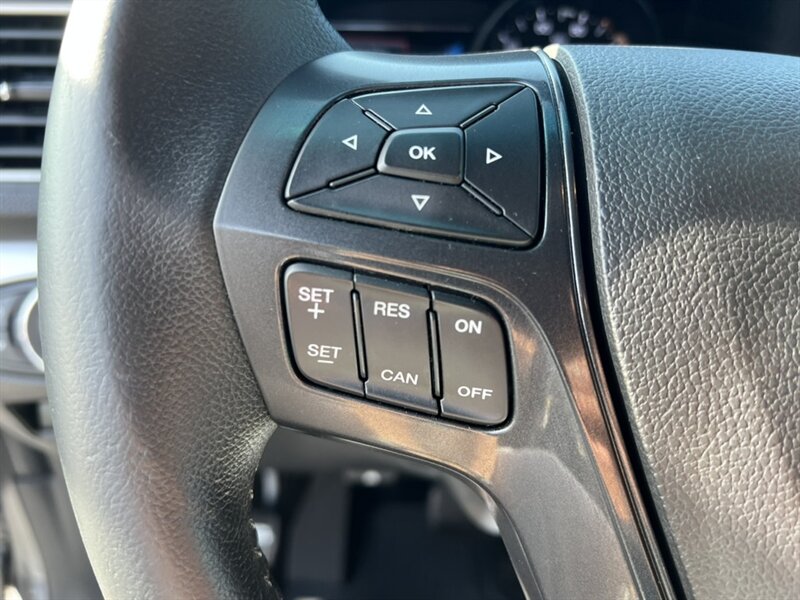 2016 Ford Explorer XLT photo 27