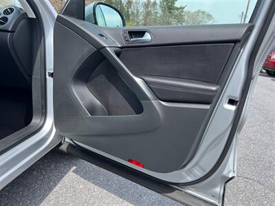2017 Volkswagen Tiguan 2.0T Wolfsburg Edition 4M   - Photo 17 - Jonestown, PA 17038