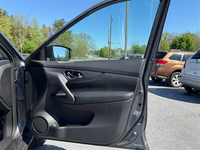 2014 Nissan Rogue S   - Photo 17 - Jonestown, PA 17038