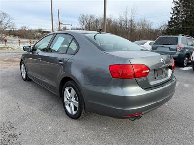 2012 Volkswagen Jetta TDI   - Photo 8 - Jonestown, PA 17038