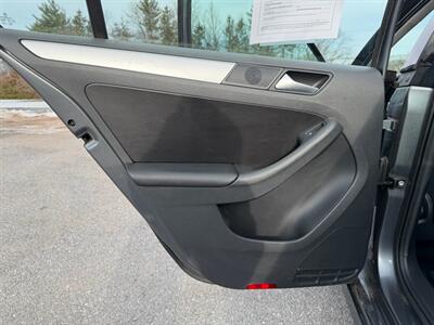 2012 Volkswagen Jetta TDI   - Photo 12 - Jonestown, PA 17038