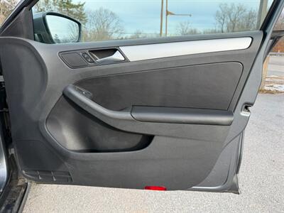 2012 Volkswagen Jetta TDI   - Photo 18 - Jonestown, PA 17038