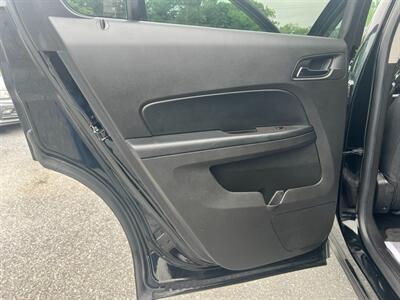 2015 Chevrolet Equinox LT   - Photo 11 - Jonestown, PA 17038