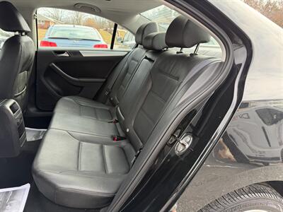 2011 Volkswagen Jetta SEL PZEV   - Photo 12 - Jonestown, PA 17038