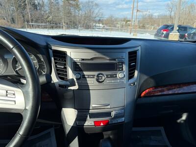 2011 Subaru Legacy 2.5i Limited   - Photo 11 - Jonestown, PA 17038