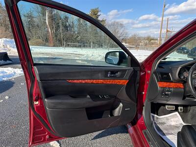 2011 Subaru Legacy 2.5i Limited   - Photo 9 - Jonestown, PA 17038