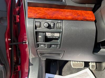 2011 Subaru Legacy 2.5i Limited   - Photo 12 - Jonestown, PA 17038