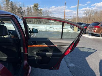 2011 Subaru Legacy 2.5i Limited   - Photo 16 - Jonestown, PA 17038