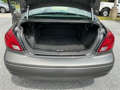 2003 Ford Taurus SES Deluxe   - Photo 4 - Jonestown, PA 17038