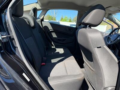 2013 Ford Fiesta SE   - Photo 13 - Jonestown, PA 17038