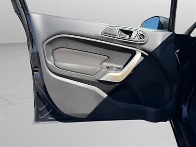 2013 Ford Fiesta SE - Photo 9 - Jonestown, PA 17038