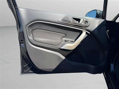 2013 Ford Fiesta SE - Photo 9 - Jonestown, PA 17038
