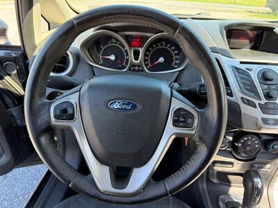 2013 Ford Fiesta SE   - Photo 18 - Jonestown, PA 17038