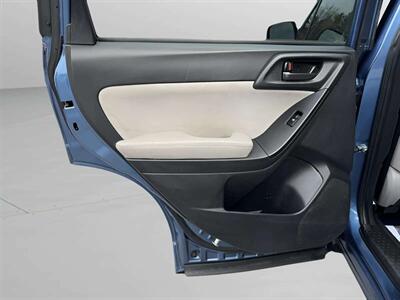 2016 Subaru Forester 2.5i   - Photo 12 - Jonestown, PA 17038