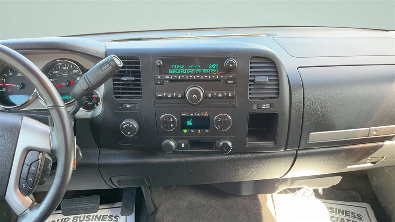 2013 Chevrolet Silverado 1500 LT - Photo 8 - Jonestown, PA 17038