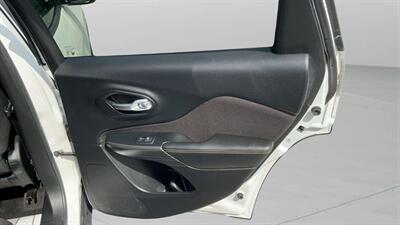 2015 Jeep Cherokee Latitude   - Photo 17 - Jonestown, PA 17038