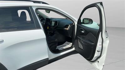 2015 Jeep Cherokee Latitude   - Photo 11 - Jonestown, PA 17038