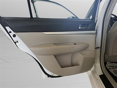 2011 Subaru Legacy 2.5i Premium   - Photo 11 - Jonestown, PA 17038