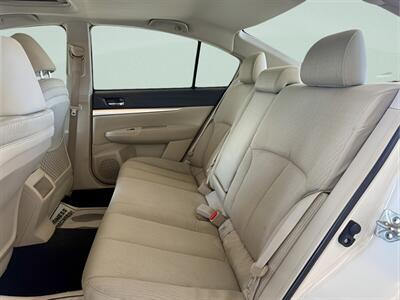 2011 Subaru Legacy 2.5i Premium   - Photo 12 - Jonestown, PA 17038