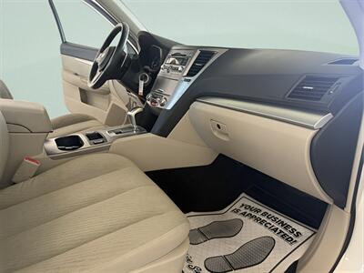 2011 Subaru Legacy 2.5i Premium   - Photo 16 - Jonestown, PA 17038