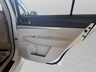 2011 Subaru Legacy 2.5i Premium   - Photo 13 - Jonestown, PA 17038