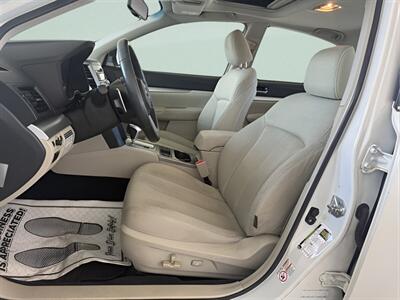 2011 Subaru Legacy 2.5i Premium   - Photo 9 - Jonestown, PA 17038