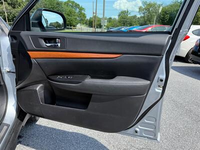 2014 Subaru Outback 2.5i Limited   - Photo 18 - Jonestown, PA 17038