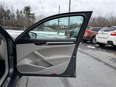 2017 Volkswagen Passat 1.8T R-Line   - Photo 16 - Jonestown, PA 17038