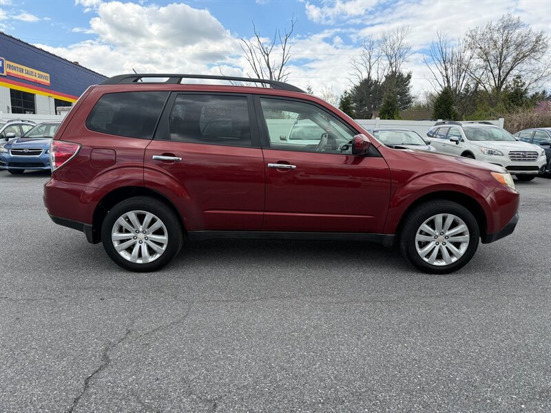 2011 Subaru Forester 2.5X Premium - Photo 5 - Jonestown, PA 17038