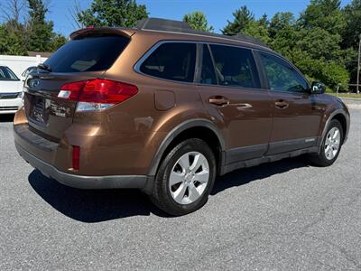 2011 Subaru Outback 2.5i Limited - Photo 6 - Jonestown, PA 17038