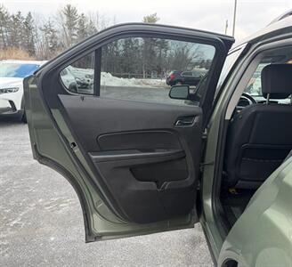 2015 Chevrolet Equinox LT   - Photo 11 - Jonestown, PA 17038