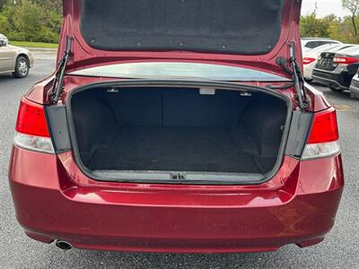 2011 Subaru Legacy 2.5i Premium   - Photo 19 - Jonestown, PA 17038
