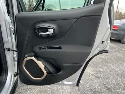 2016 Jeep Renegade Latitude   - Photo 27 - Jonestown, PA 17038