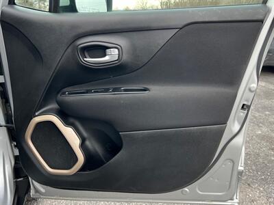 2016 Jeep Renegade Latitude   - Photo 25 - Jonestown, PA 17038