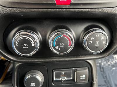 2016 Jeep Renegade Latitude   - Photo 29 - Jonestown, PA 17038