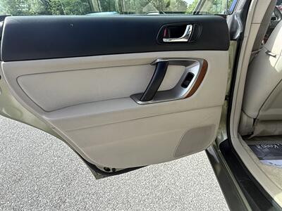2006 Subaru Outback 2.5i - Photo 11 - Jonestown, PA 17038