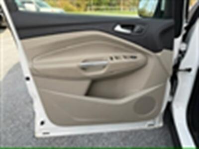 2014 Ford Escape Titanium   - Photo 10 - Jonestown, PA 17038