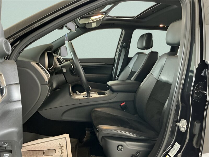 2015 Jeep Grand Cherokee Laredo - Photo 12 - Jonestown, PA 17038