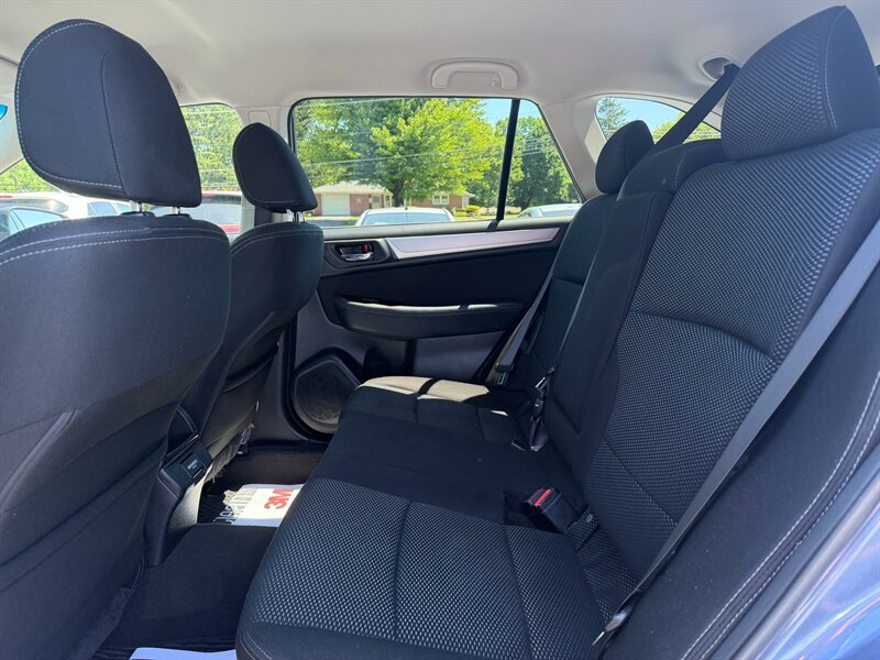 2018 Subaru Outback 2.5i Premium - Photo 12 - Jonestown, PA 17038