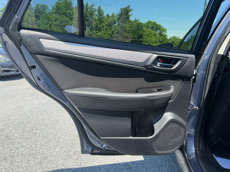 2018 Subaru Outback 2.5i Premium - Photo 11 - Jonestown, PA 17038